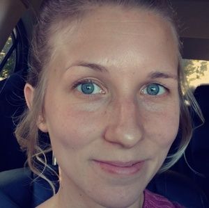 Meet your Posher, Alicia